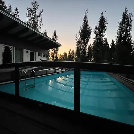 Koe Upea Loma -pool House, Metsaekansassa, Valkeakoski Holiday home Metsakansa
